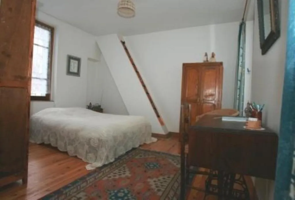 Chambres D'hotes Haut De Belleville Bed & Breakfast